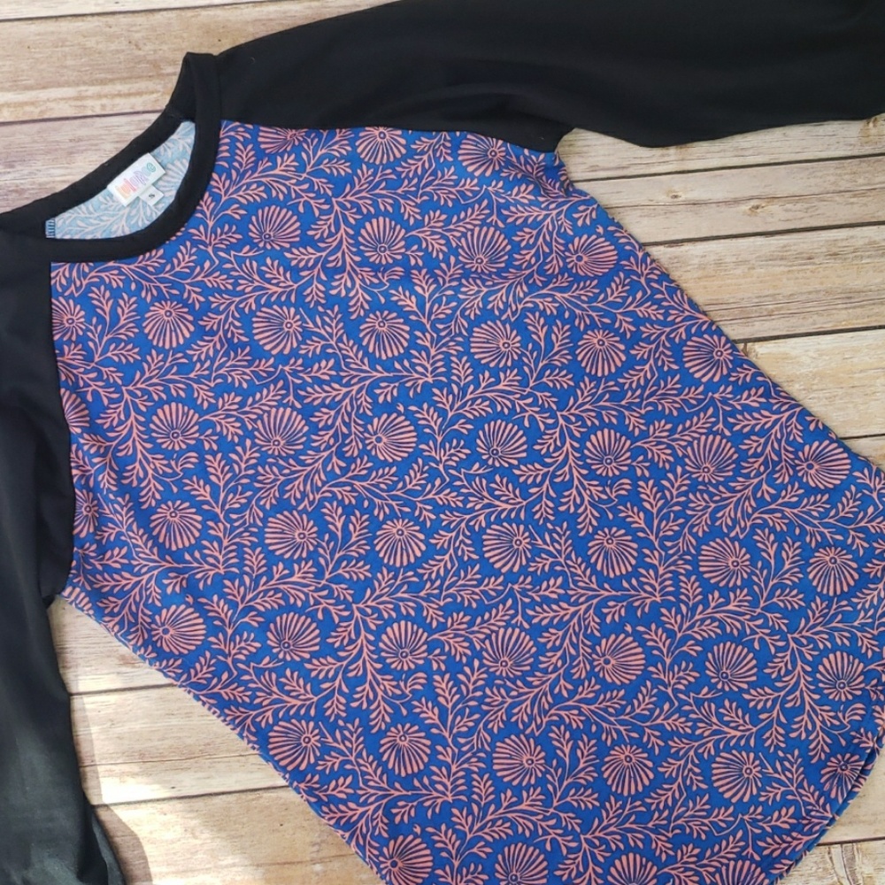 Lularoe Randy Tee